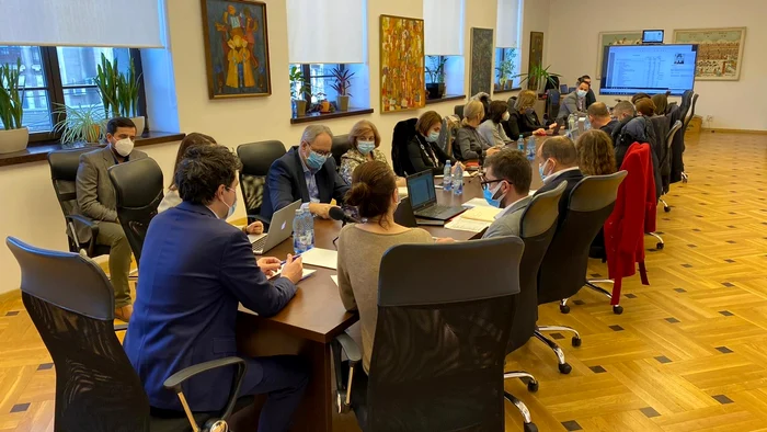 De două zile, Nicușor Dan i-a băgat în ședință pe directorii din Primăria Cpaitalei ca să discute despre bugetul pe 2021Foto: Primăria Capitalei