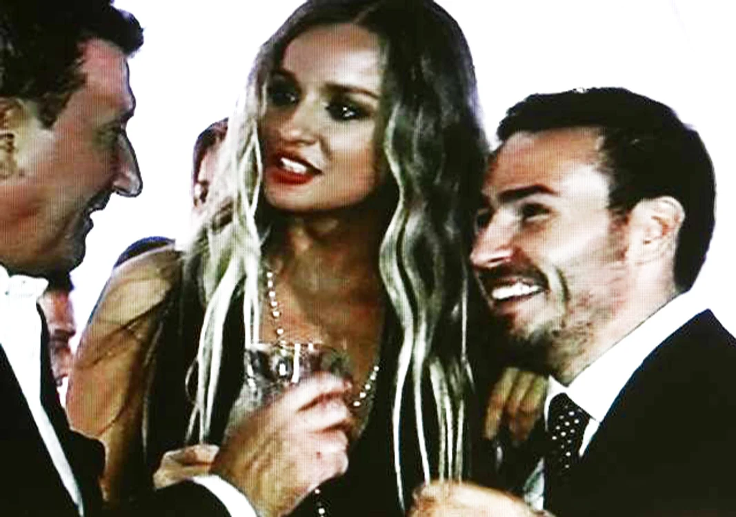 
    Bianca Drăguşanu şi Adrian Cristea  
