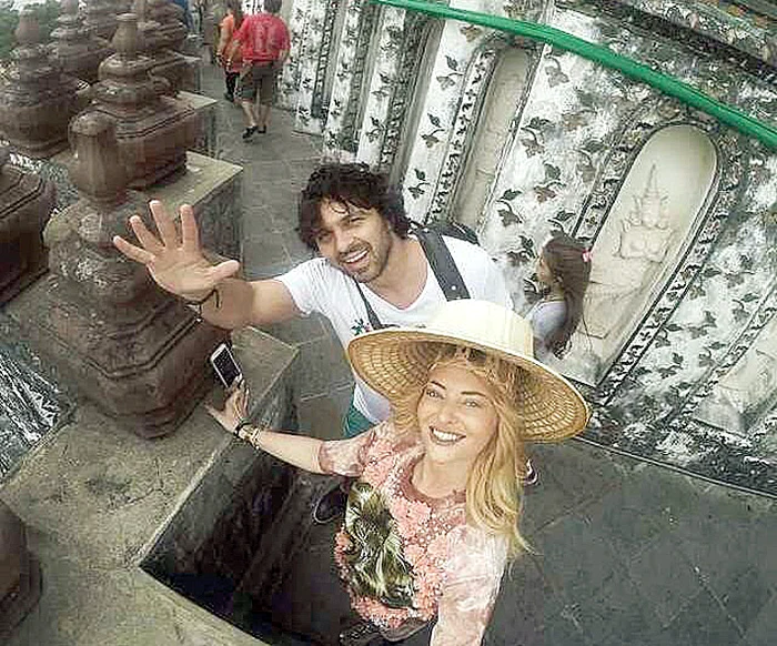 
    Delia se distrează de minune în ThailandaFoto: arhiva personală  