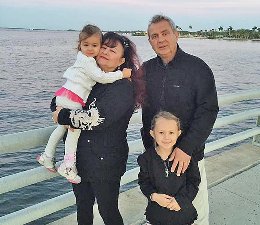 
    Catrinel Sandu are parte de toată susţinerea lui Steve, logodnicul eiFoto: Arhivă personală   