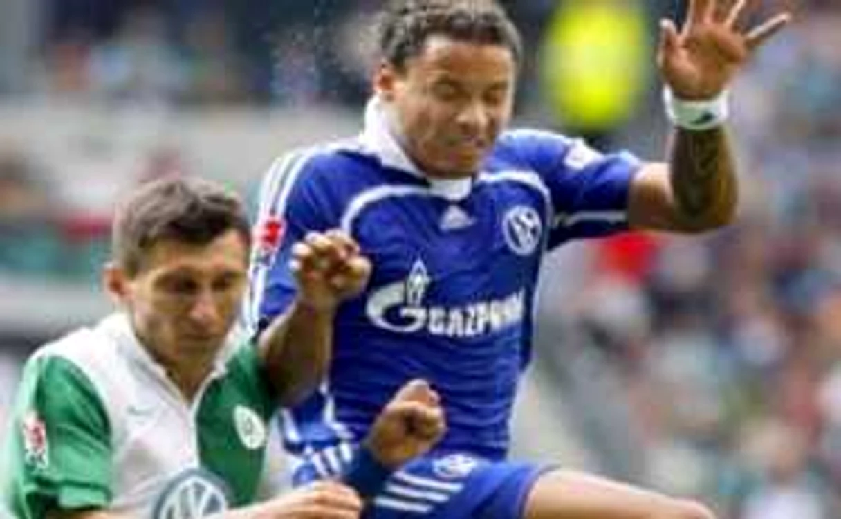 FOTBAL: Vlad Munteanu şi Sergiu Radu, la echipa a doua a lui wolfsburg