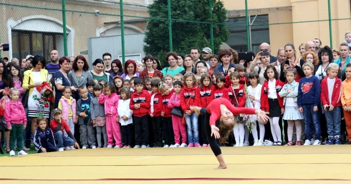 Prima zi de şcoală la Colegiul Naţional Sportiv Cetate din Deva. FOTO: Daniel Guţă. ADEVĂRUL.