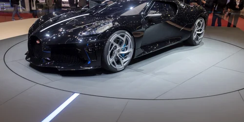 Noul Bugatti La Voiture Noire e prezentat la ediţia a 89 a a Salonului Auto de la Geneva Elveţia FOTO EPA-EFE / Martial Trezzini