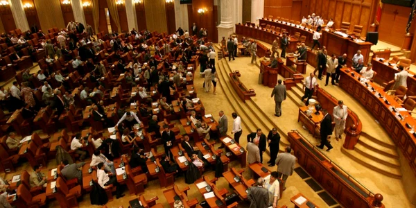 Mugur Isărescu, reales şef al BNR: adoptarea Euro în 2014-2015, principalul obiectiv
