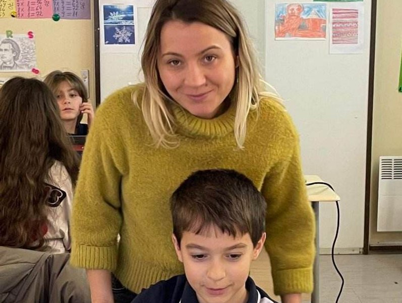 Viitorul către robotică, arătat copiilor prin jocuri. Profesoară: „Mă bucură că au mereu întrebări“
