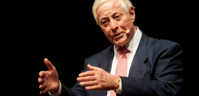 Brian Tracy, în timpul unui curs ţinut în 2015, la Budapesta FOTO Facebook/Brian Tracy