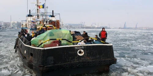 Centaur 2 a plecat la drum printre gheţuri