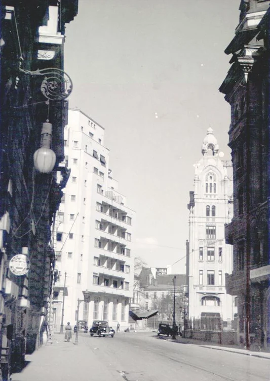 V edere de pe strada Bursei din Bucureşti,  în anii interbelici