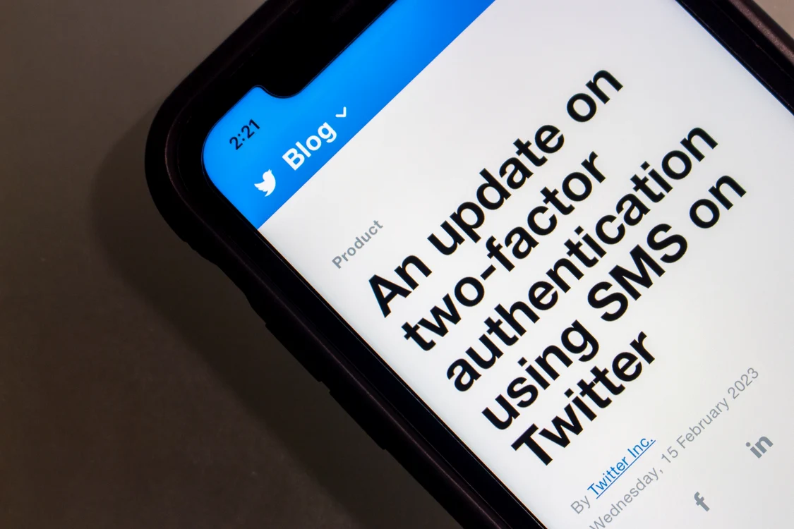 Anunțul Twitter despre autentificare 2FA. FOTO Shutterstock