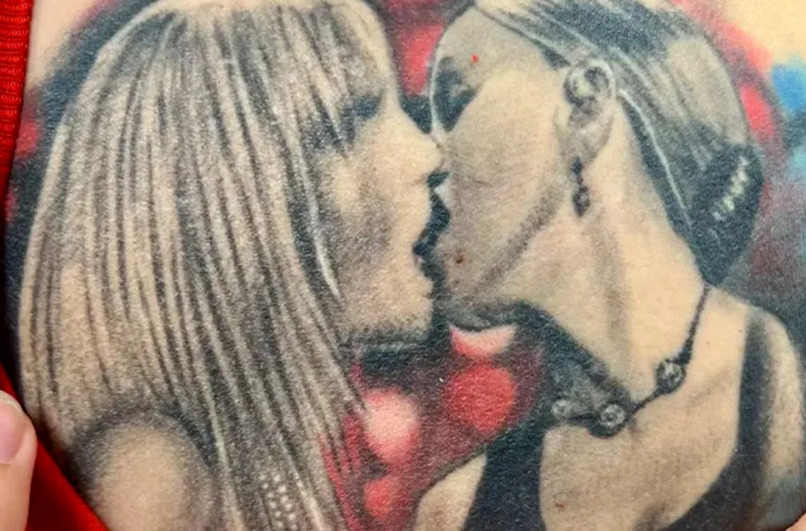 Tatuaj sărut Madonna Britney Spears