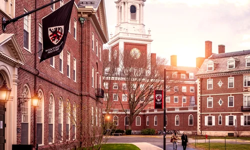 Harvard foto shutterstock jpg