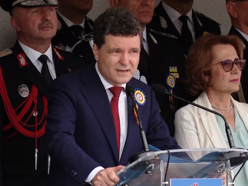 Nicușor Dan, mesaj către tinerii absolvenţi ai Academiei de Poliţie: „Cred că nu conştientizaţi cât de mare este responsabilitatea pe care o aveţi”