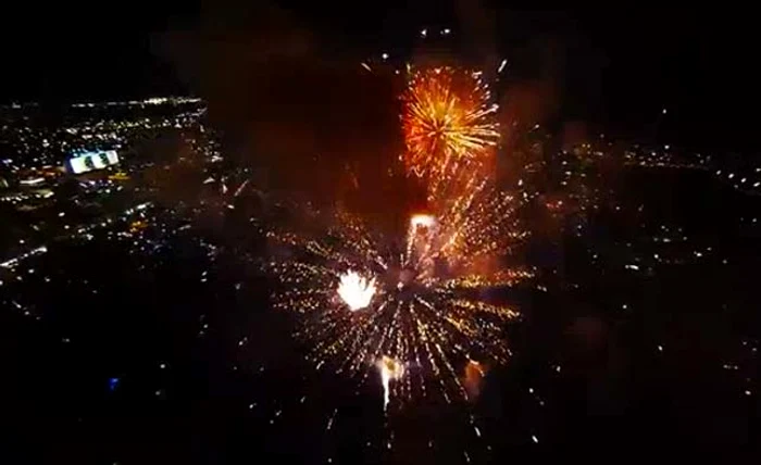 
    Ziua Independenţei a fost marcată cu numeroase jocuri de artificii  