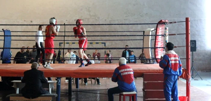 Secţia de box a CS Municipal Târgovişte şi-a adăugat în palmares trei medalii de bronz
