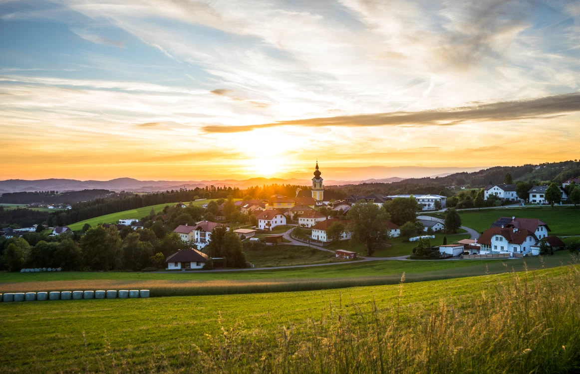 Imagine panoramică a unui sat