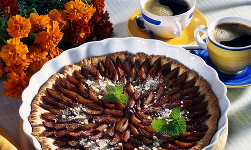 tarta cu prune jpeg