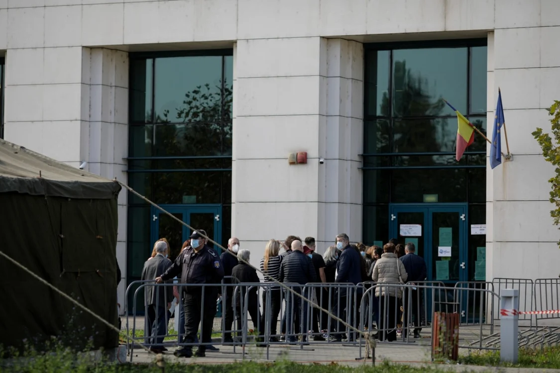 La maratonul vaccinării din Capitală au fost vaccinate 33.790 de persoane în total în cele şase centre amenajate, din care 70% au fost persoane vaccinate cu prima doză. FOTO: Inquam Photo.