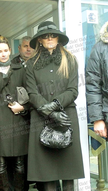 
    Romaniţa Iovan, vizibil marcată de moartea fostului soţ (Fotografii: Blitz, Mihai Ionescu)  
