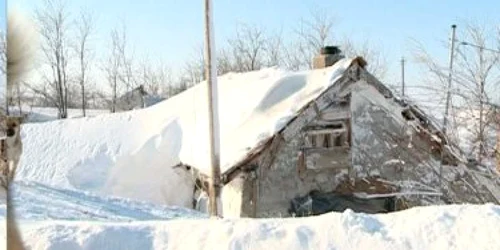 Ajutoarele au ajuns în satele acoperite de zăpadă