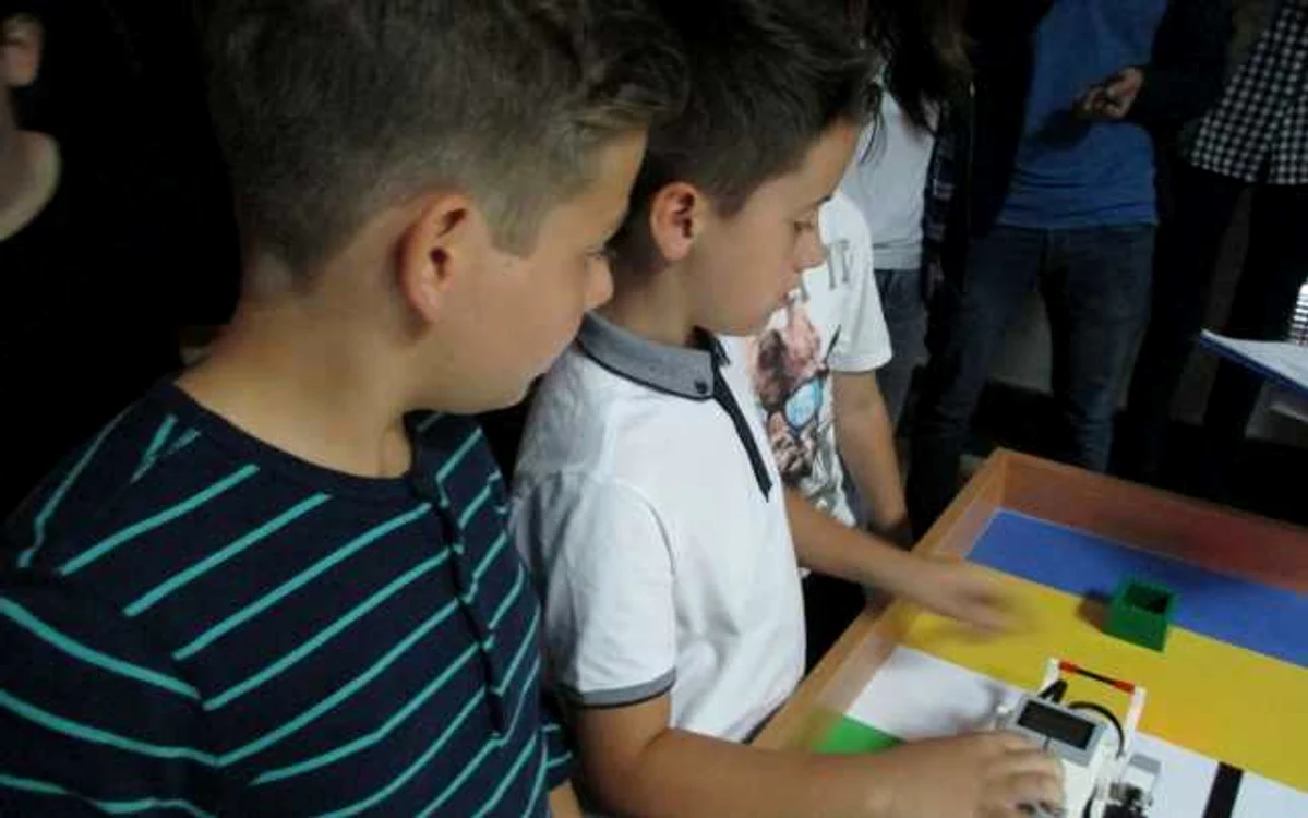 Secţiunea R - Programarea Roboţilor Lego Mindstorm EV3 a fost, pe deasupra, şi distractivă