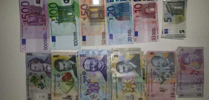 Valoarea creditelor era cuprinsă între 33 mii lei şi 6.500 de euro FOTO: adevarul.ro