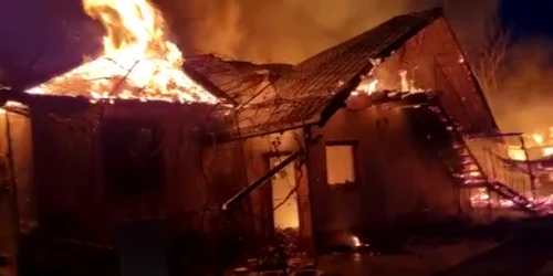 Doua familii din Prahova au ramas fără case din cauza unui incendiu