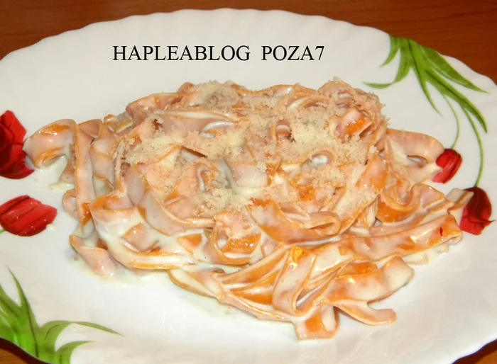 tagliatelle rosso cu sos gorgonzola 7 jpeg