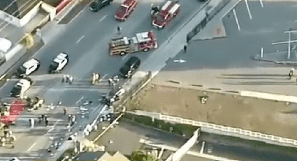 Un SUV a intrat într-un grup de polițiști în Los Angeles. „Erau corpuri peste tot” VIDEO