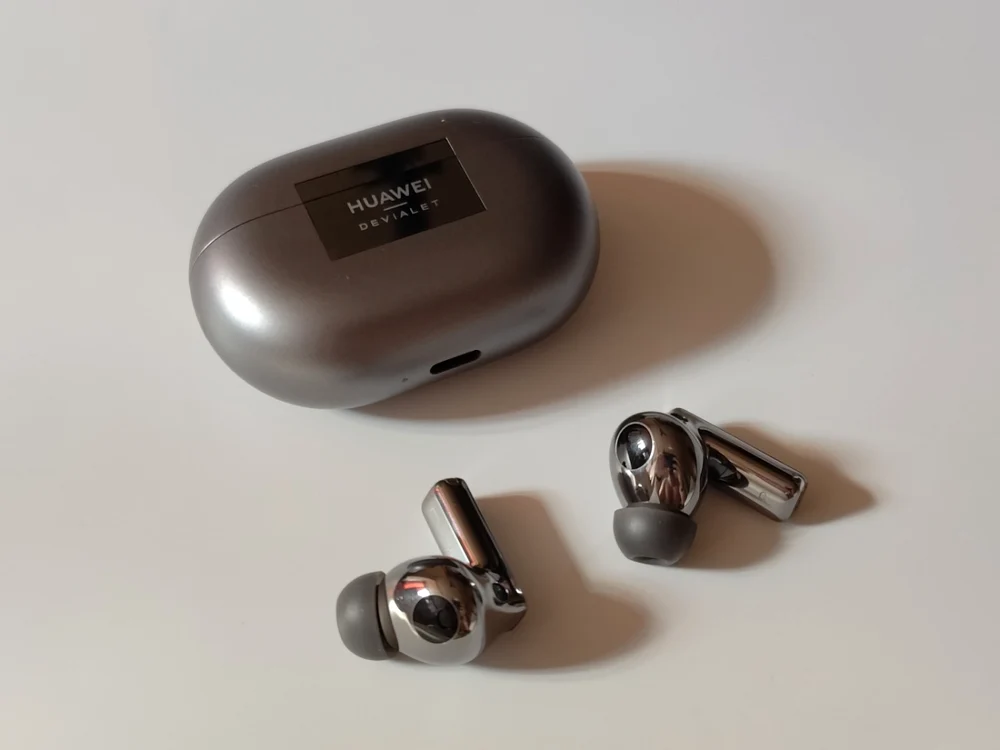 Huawei FreeBuds 2 Pro. FOTO Adrian Pogîngeanu