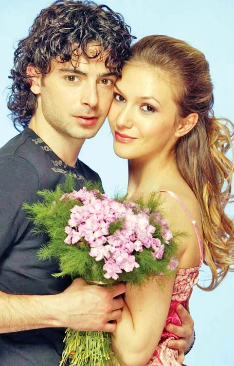 În 2004, alături de Adela Popescu, în celebra telenovelă 