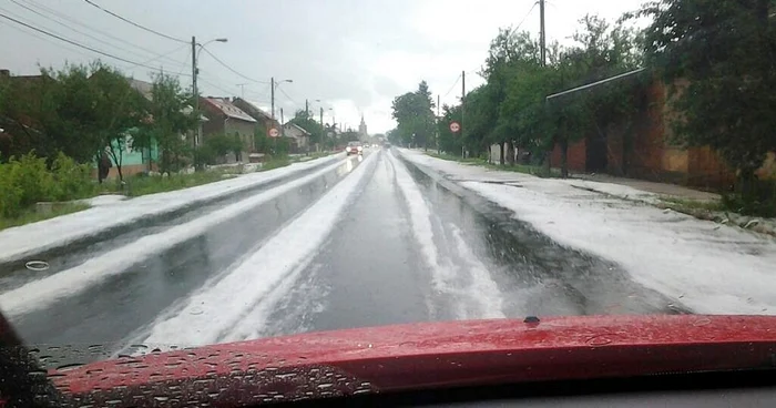 Grindina a îngreunat circulaţia între Timişoara şi Lugoj. FOTO: evz.ro