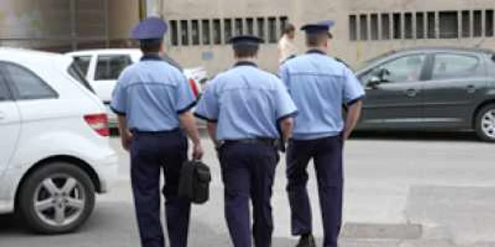 Iaşi: Măsurile anti-criză scot poliţiştii în stradă
