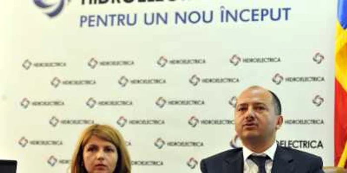 Remus Borza (dreapta) a preluat administrarea Hidroelectrica, după ce reprezentanţii companiei au cerut insolvenţa  FOTO: Mediafax