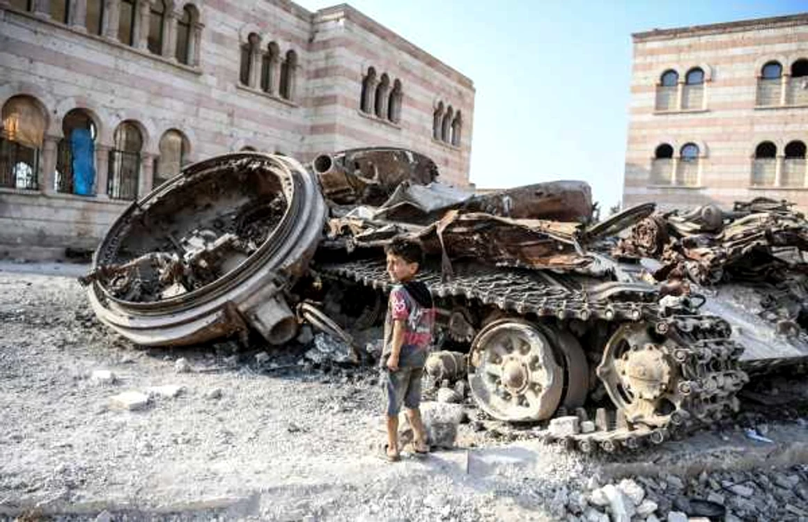tanc distrus idlib siria refugiat foto shutterstock