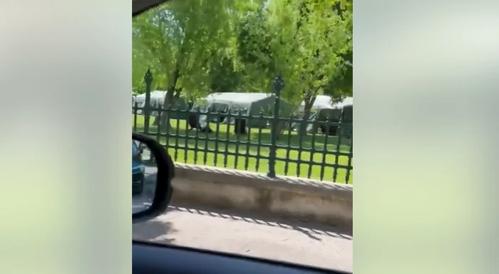 VIDEO Isterie pe TikTok în urma unui videoclip care arată că se montează corturi militare într-un parc din București. Primarul Sectorului 6: „Sunt baliverne”