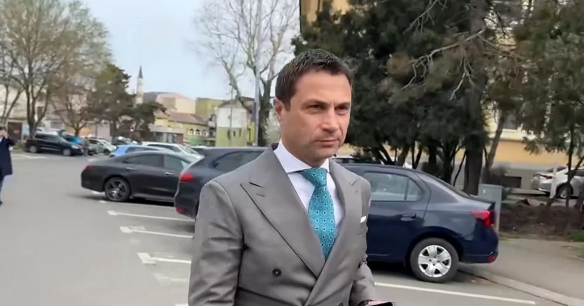 Primarul suspendat al Mangaliei, Radu Cristian, va rămâne în detenție încă 30 de zile.