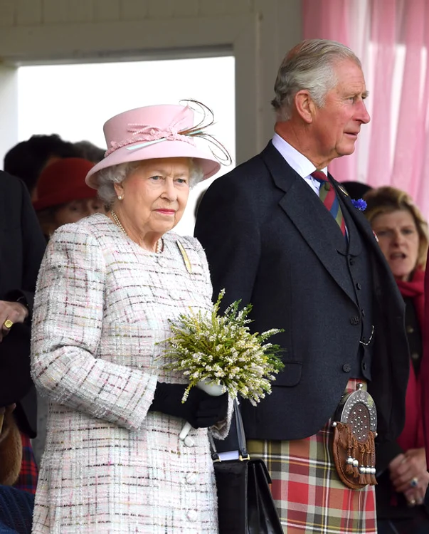 Regina va organiza o petrecere grandioasă pentru fiul său, prinţul Charles