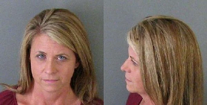 Teika Watkins Helton era titulara catedrei de limba de engleză din școală