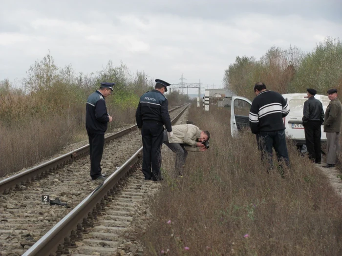 La faţa locului au sosit şi criminaliştii FOTO: Ionuţ Balaban