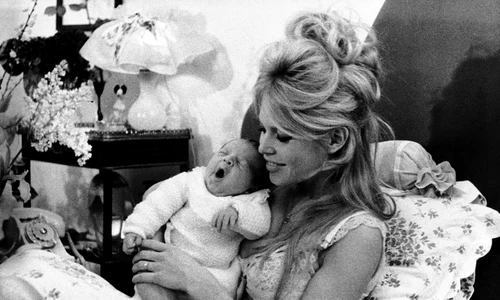 Brigitte Bardot și fiul ei, Nicholas jpeg