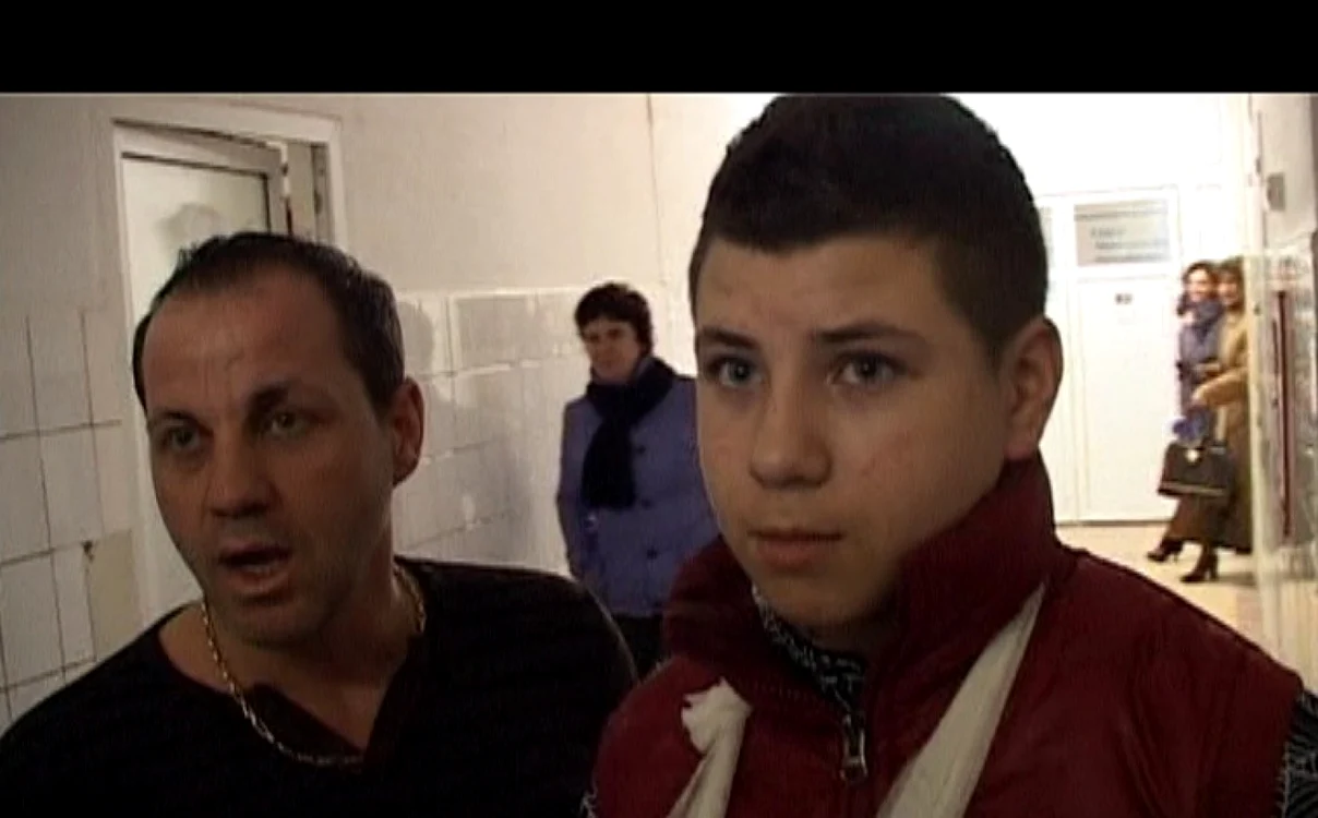 Sebastian şi fiul său au stat opt ore pe holurile spitalului FOTO  Velicu Buţă