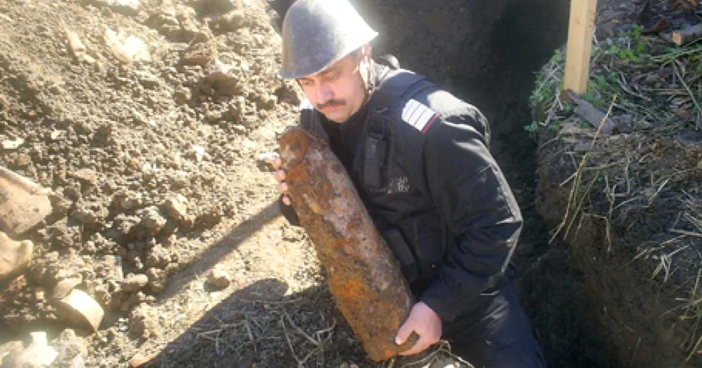 Pirotehniştii au găsit sute de kilograme de muniţie în Bacău