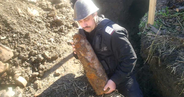 Pirotehniştii au găsit sute de kilograme de muniţie în Bacău