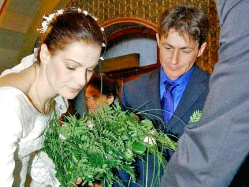 S-a căsătorit cu medicul Dumitru Băltățeanu la 39 de ani (2001), iar după 14 ani au divorțat