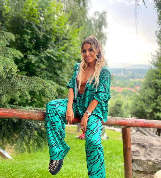 amna21 jpg