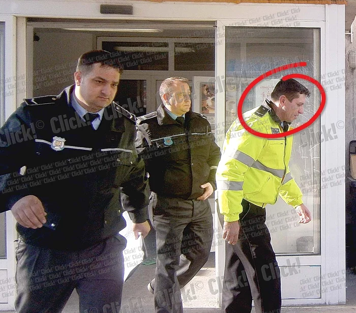 Agentul de poliţie a fost rănit la picior şi a avut nevoie de îngrijiri medicale (Foto: Ionela Ancuţa)