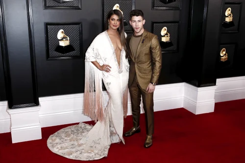 Priyanka Chopra, Miss World 2000, alături de soțul ei, cântărețul Nick Jonas jpeg