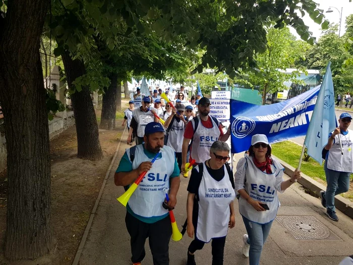 Sindicaliștii din Neamț au participat și la mitingul de la București FOTO FSLI