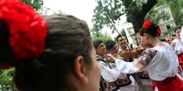 Sărbătoarea începe joi seara