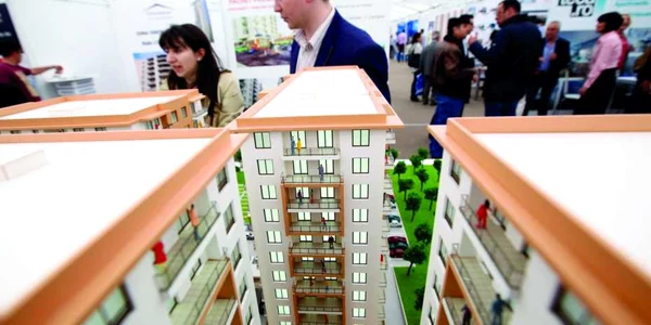 Îngrijorarea clienţilor privind efectele dării în plată le dă apă la moară dezvoltatorilor imobiliari FOTO